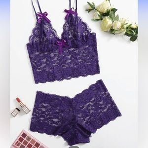 Blue and purple lace bra, it in panties, never worn